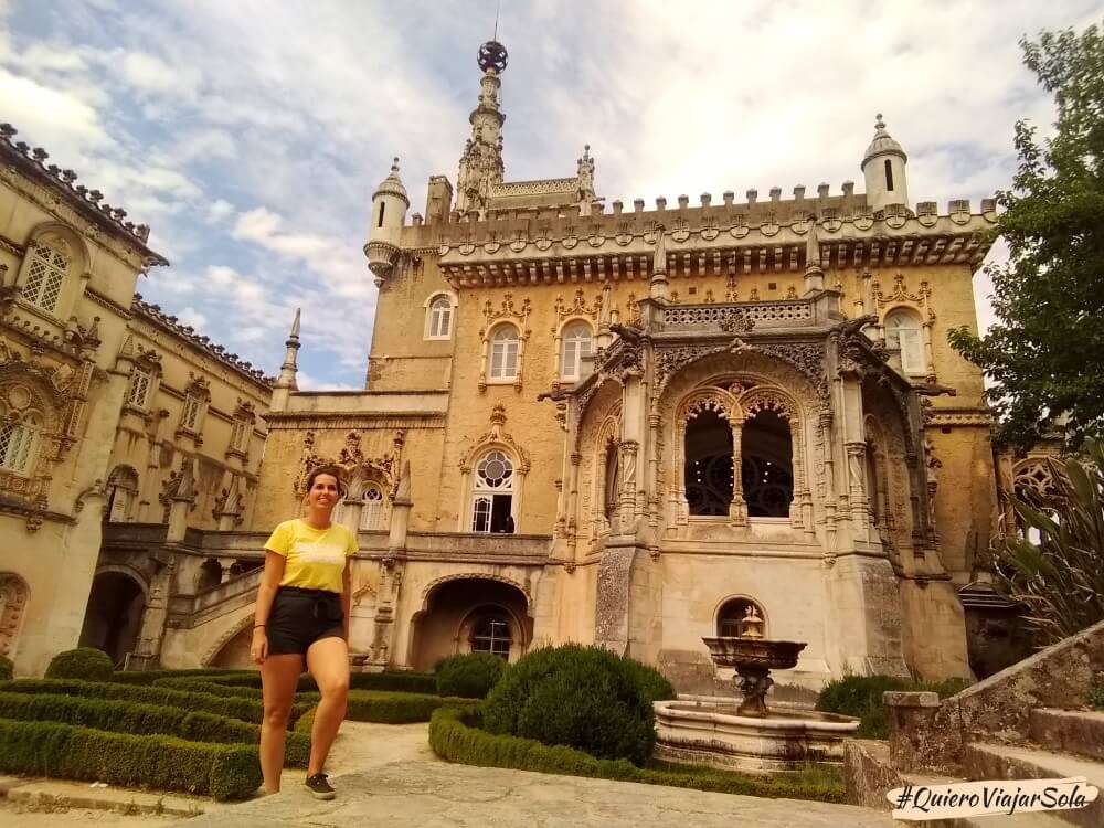 Yo en el Palacio de Busaco de Luso