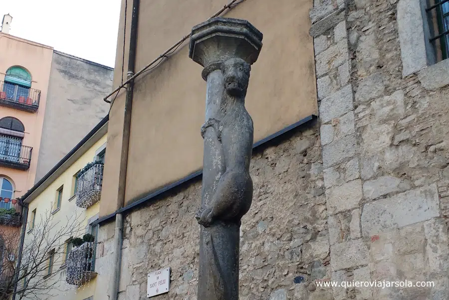 La escultura de la leona