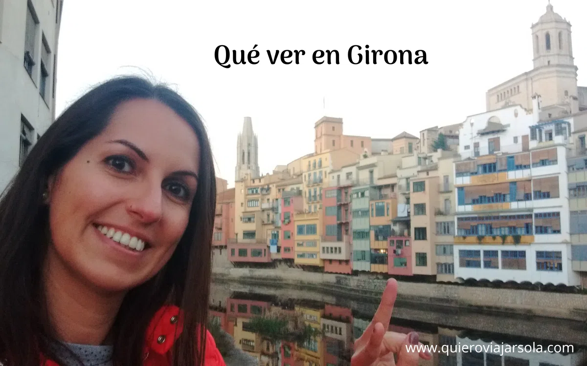 Yo en Girona junto a las casas del río Oñar