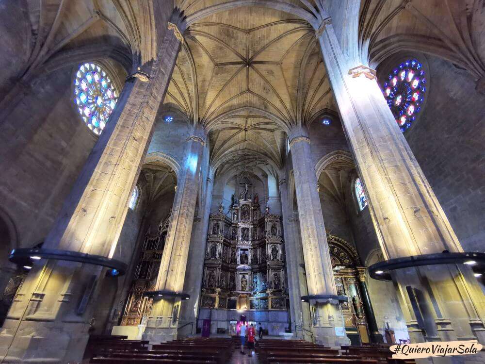 Interior de la iglesia de San Vicente