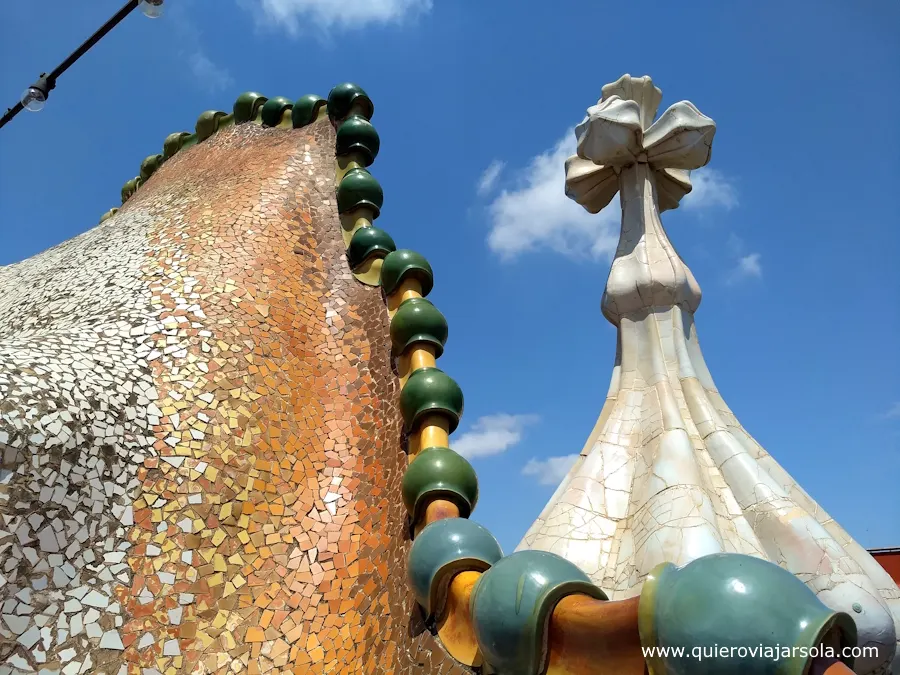 Cola del dragón en la azotea de la Casa Batlló