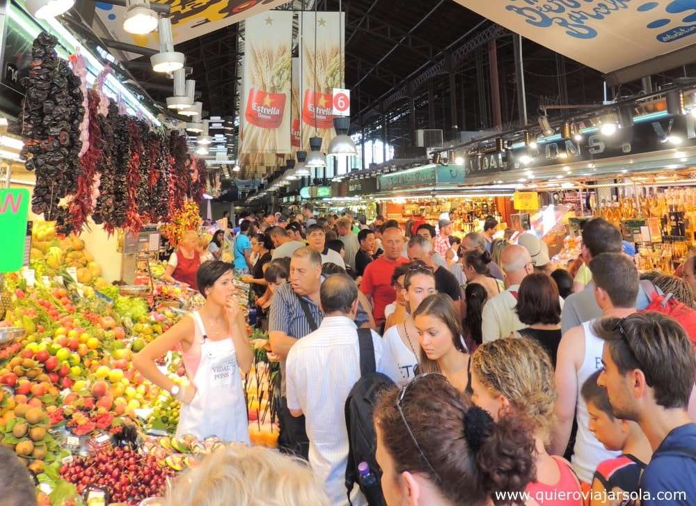 El mercado de la Boquería abarrotado