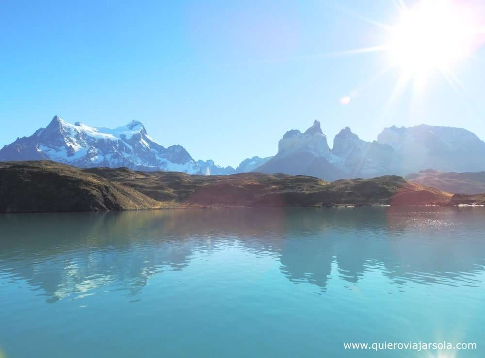 Vista de Torres del Paine en la navegación entre Paine Grande y Pudeto