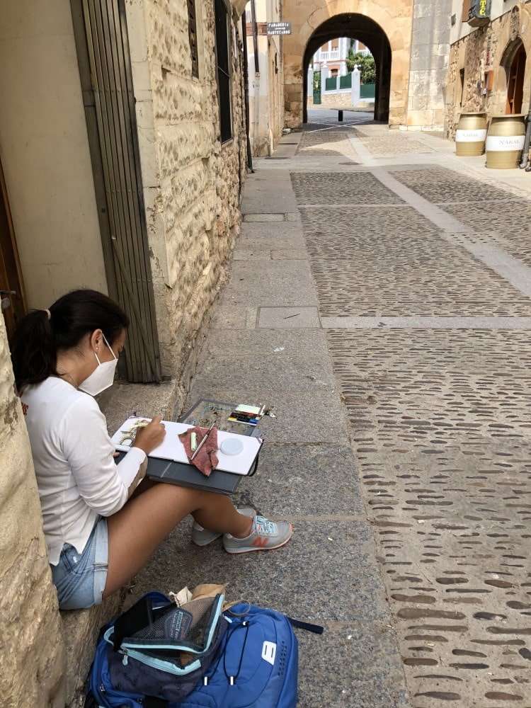 Viajar sola pintando, en Covarrubias