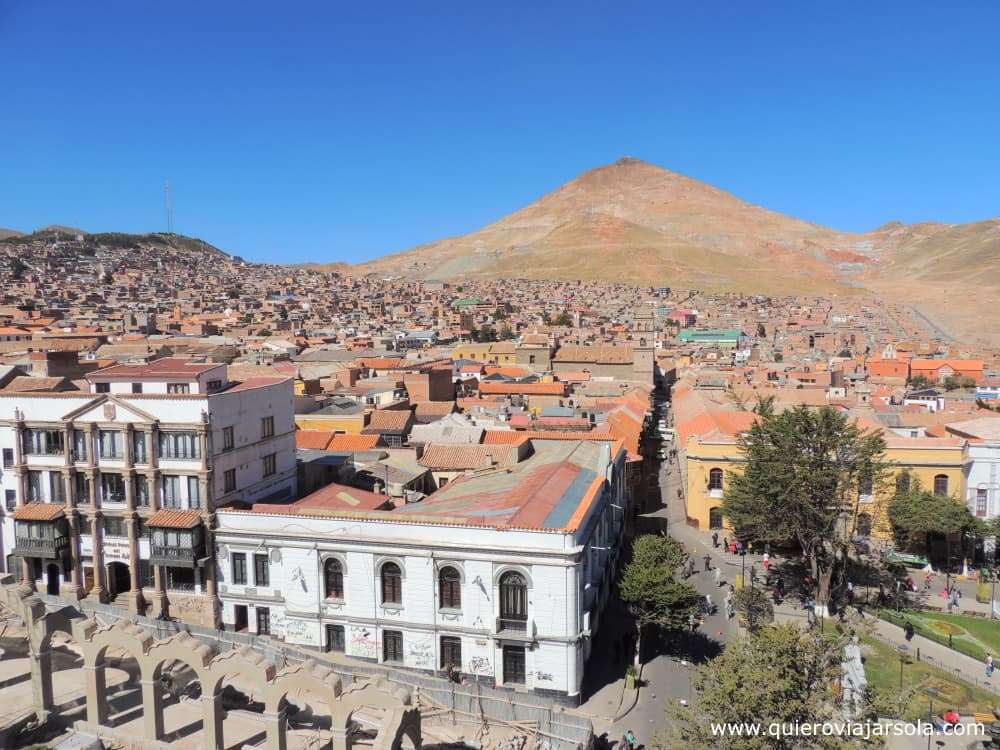 Potosí a los pies del Cerro Rico