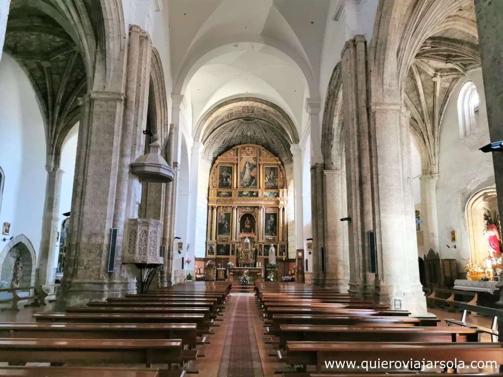 Interior de la iglesia de Santa María de Paredes de Nava