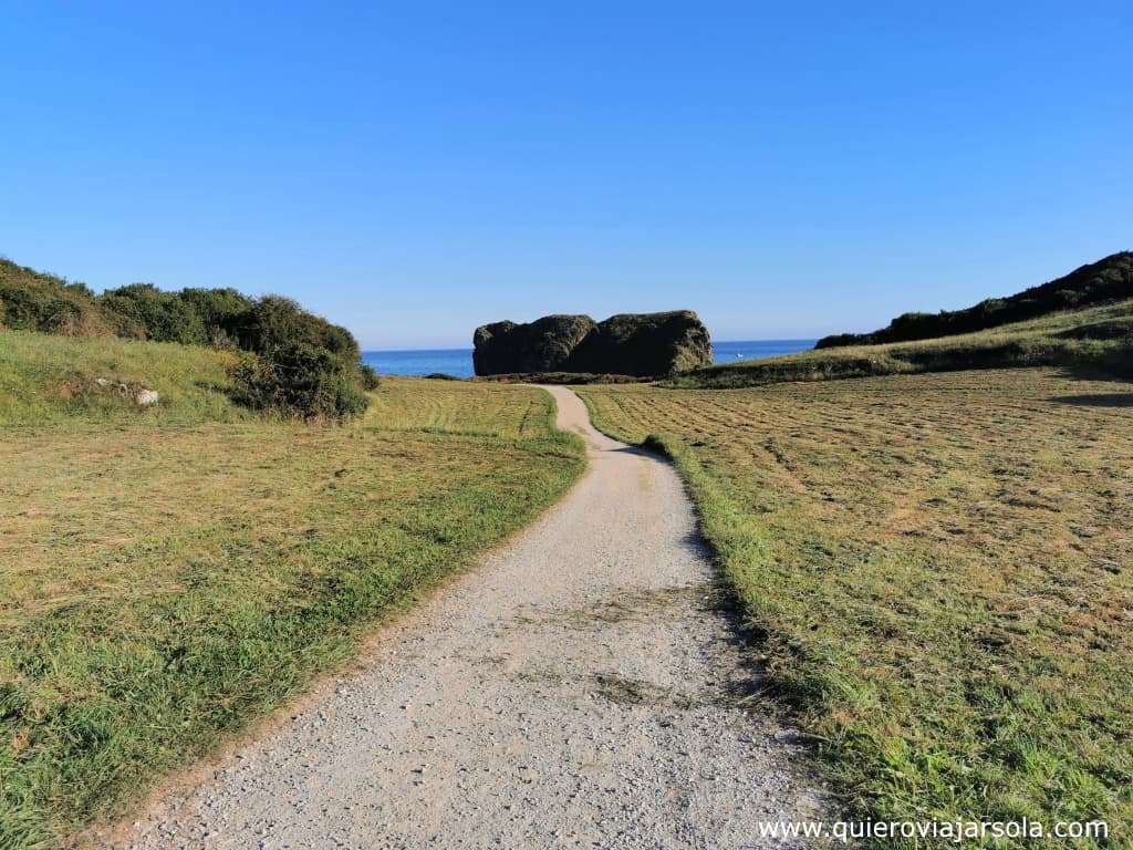 Tramo del Camino del Norte en el concejo de Llanes