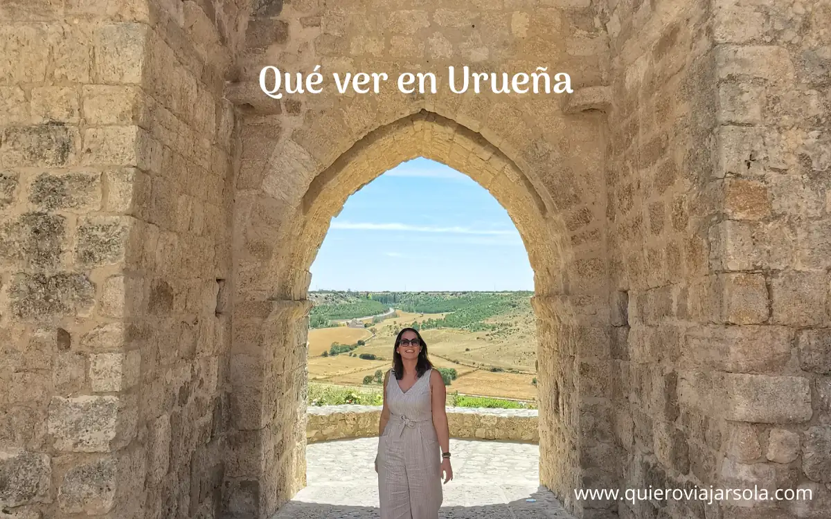 Yo paseando por las puertas y murallas de Urueña