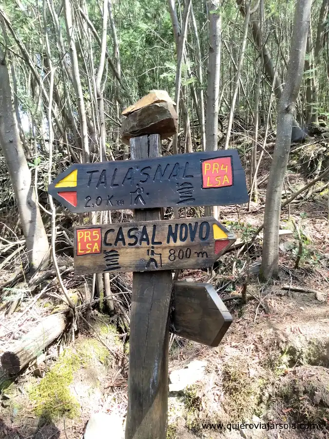 Indicaciones de los senderos por la Sierra de Lousa