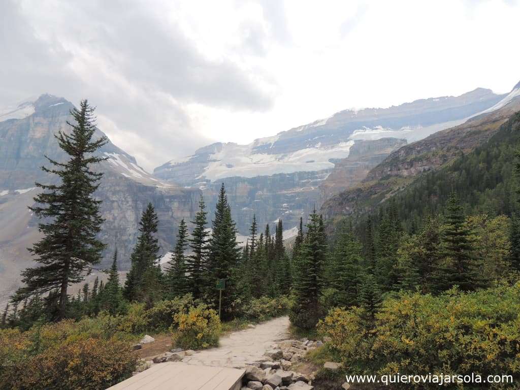 Sendero Plain of the Six Glaciers