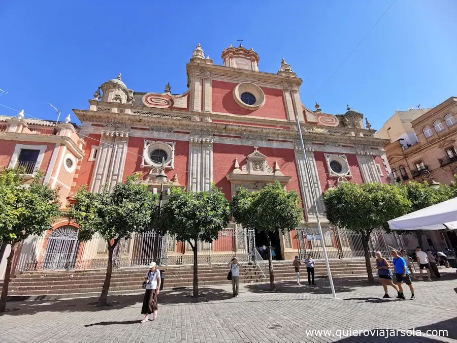 Fachada de la iglesia de El Salvador en Sevilla