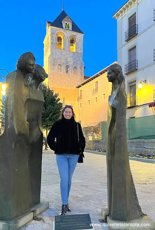 Yo posando junto a las Infantas de León