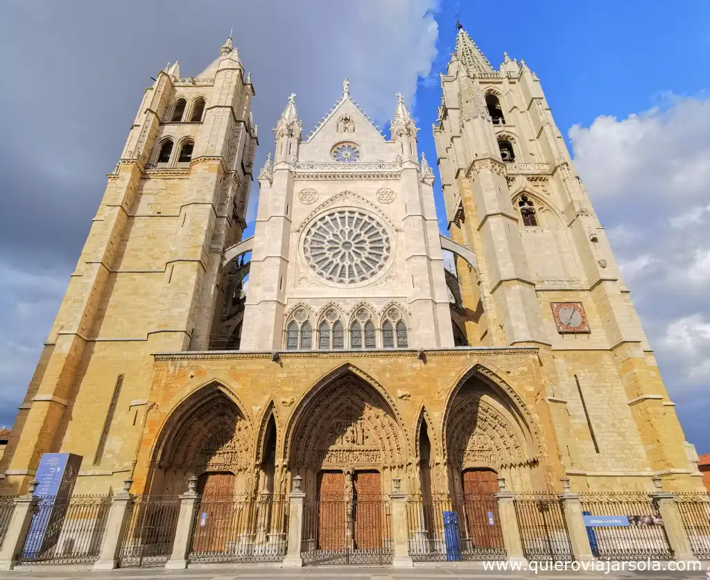 Fachada de la Catedral de León