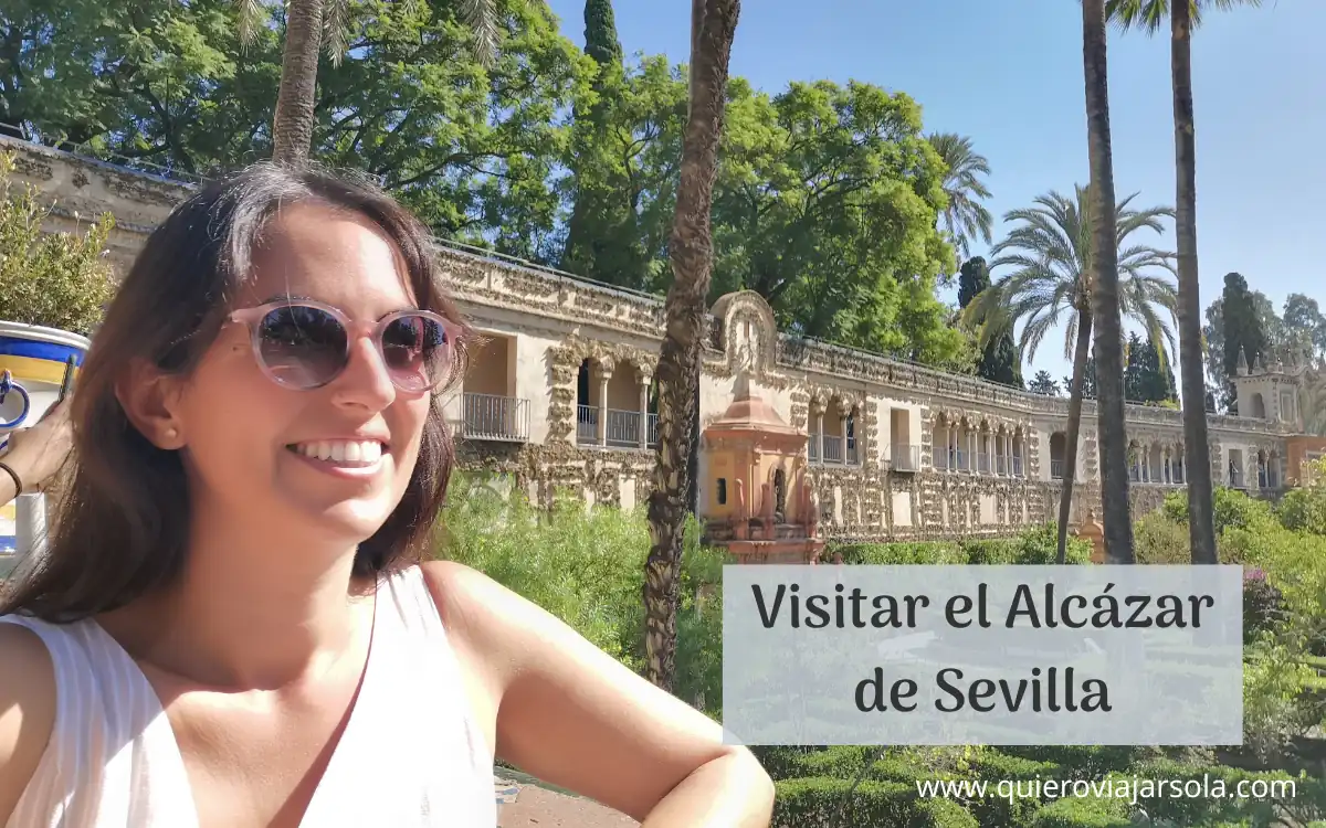 Yo en los jardines del Real Alcázar de Sevilla