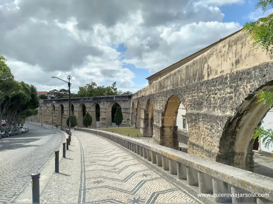 Vista del acueducto de Coimbra