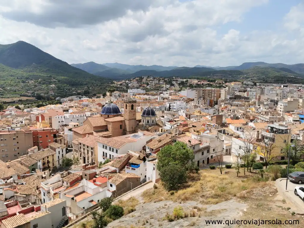 Panorámica de Onda desde el castillo con las montañas al fondo