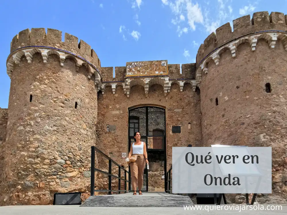 Yo saliendo de visitar el castillo de Onda