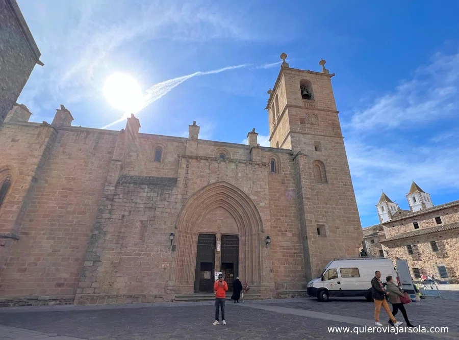 Fachada de la Concatedral de Santa María en Cáceres