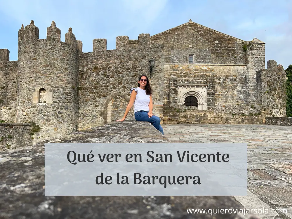 Yo en el casco antiguo de San Vicente de la Barquera