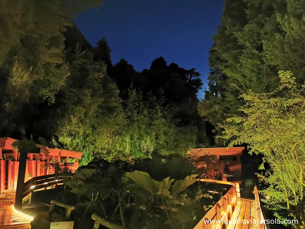 Las Termas Geométricas de Coñaripe de noche