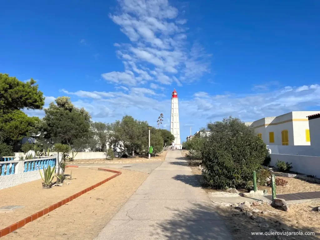 El faro de la isla homónima en Portugal