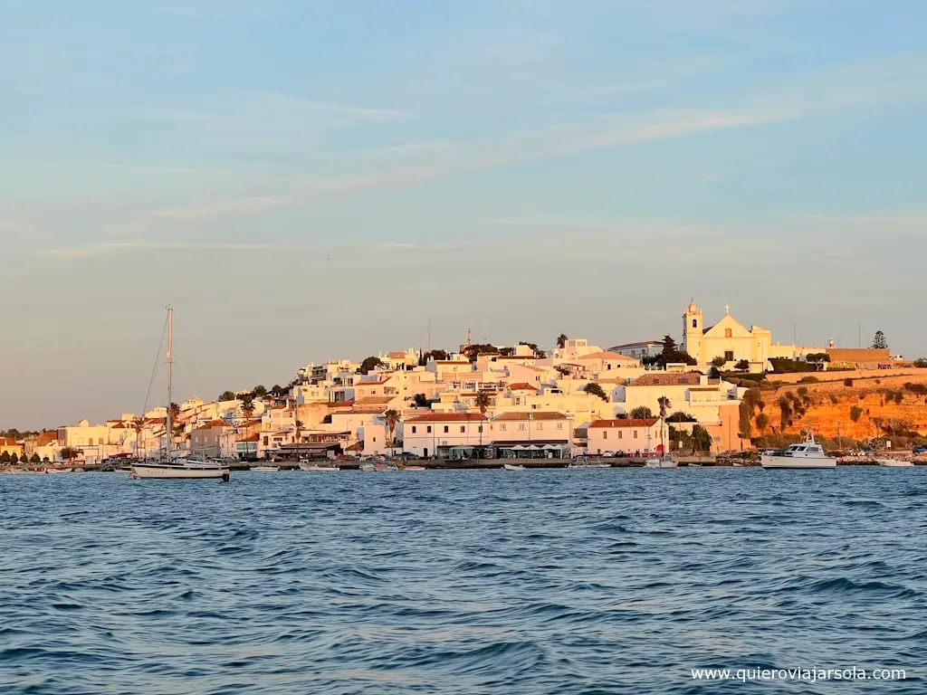 Vista de Ferragudo desde el mar