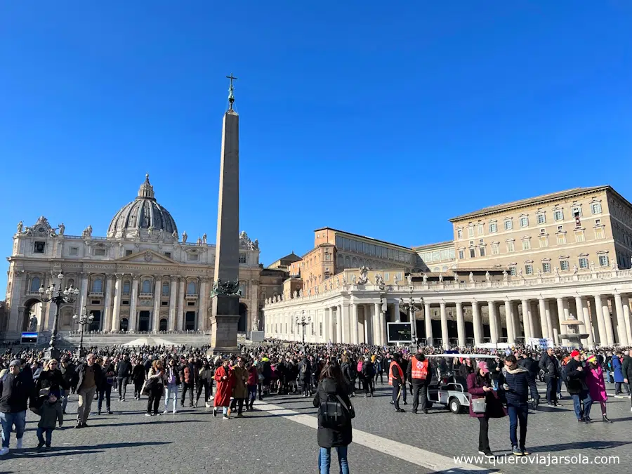 Vista de la Plaza de San Pedro en el Vaticano