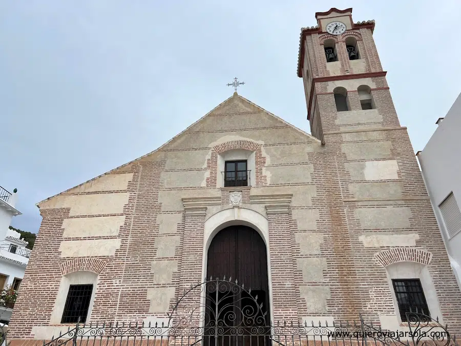 Fachada de la Iglesia de Frigiliana