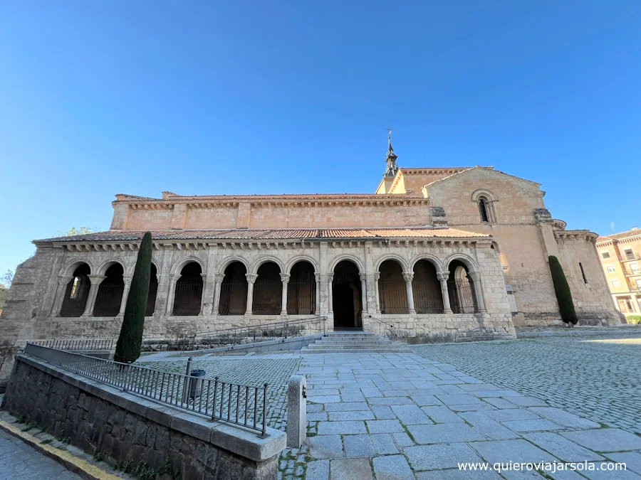 Atrio de la iglesia de San Millán en Segovia