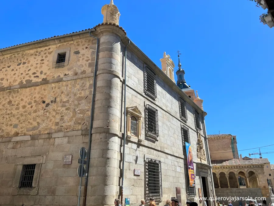 Fachada de la antigua Cárcel Real de Segovia, hoy Casa de la Lectura