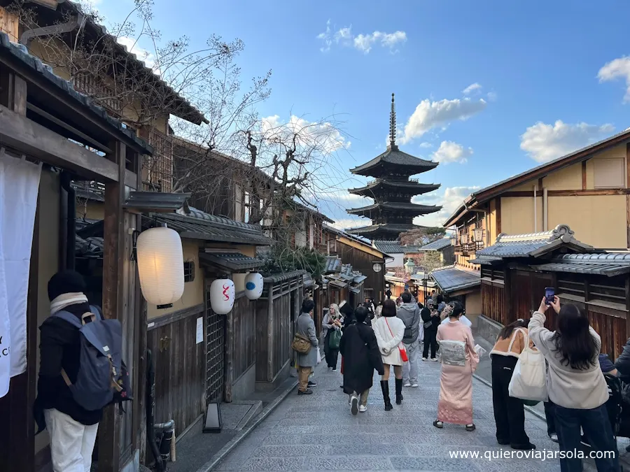 Calle Sanneizaka al atardecer