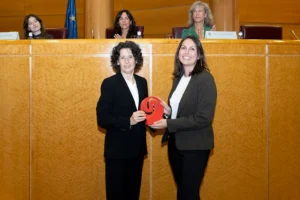 Yo recogiendo el Premio a la Mejor Marca Personal en Viajes y Turismo en los Premios Día de Internet