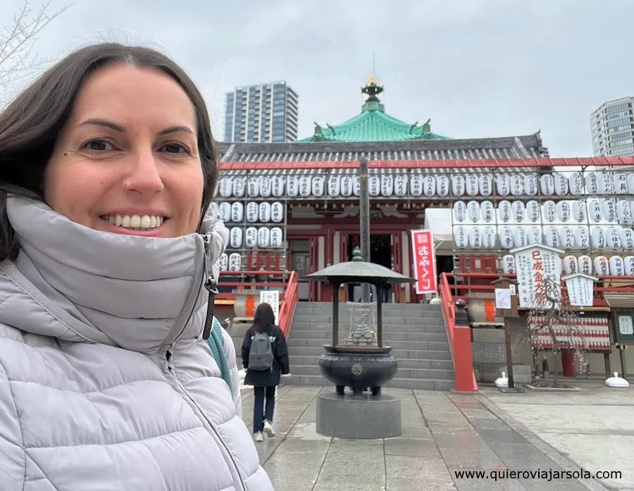 Yo en el templo Benten-do del parque de Ueno