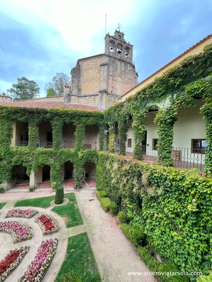 Patio del palacio de Carlos V en el Monasterio de Yuste