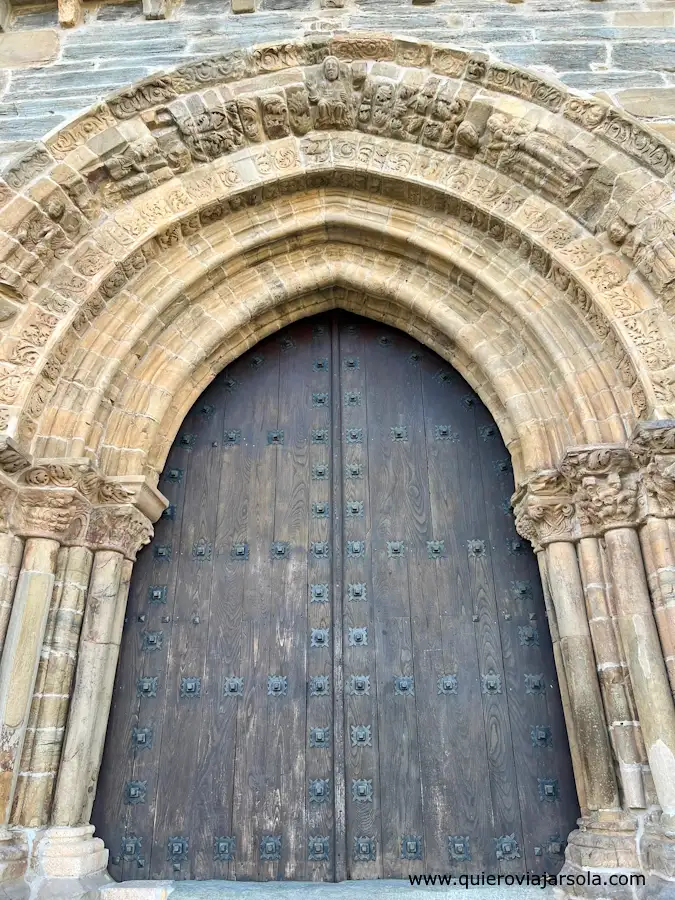 Puerta del Perdón en la Iglesia de Santiago de Villafrana del Bierzo